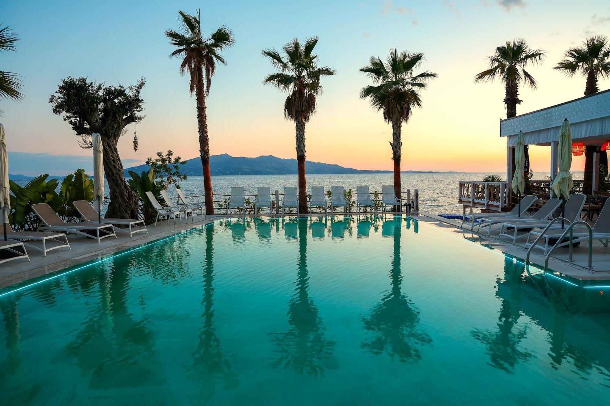 Joelle Premium Hotel Sarande Exterior photo